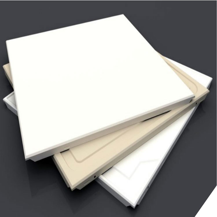 Miért válasszon alumínium fém mennyezetet a modern építészethez?